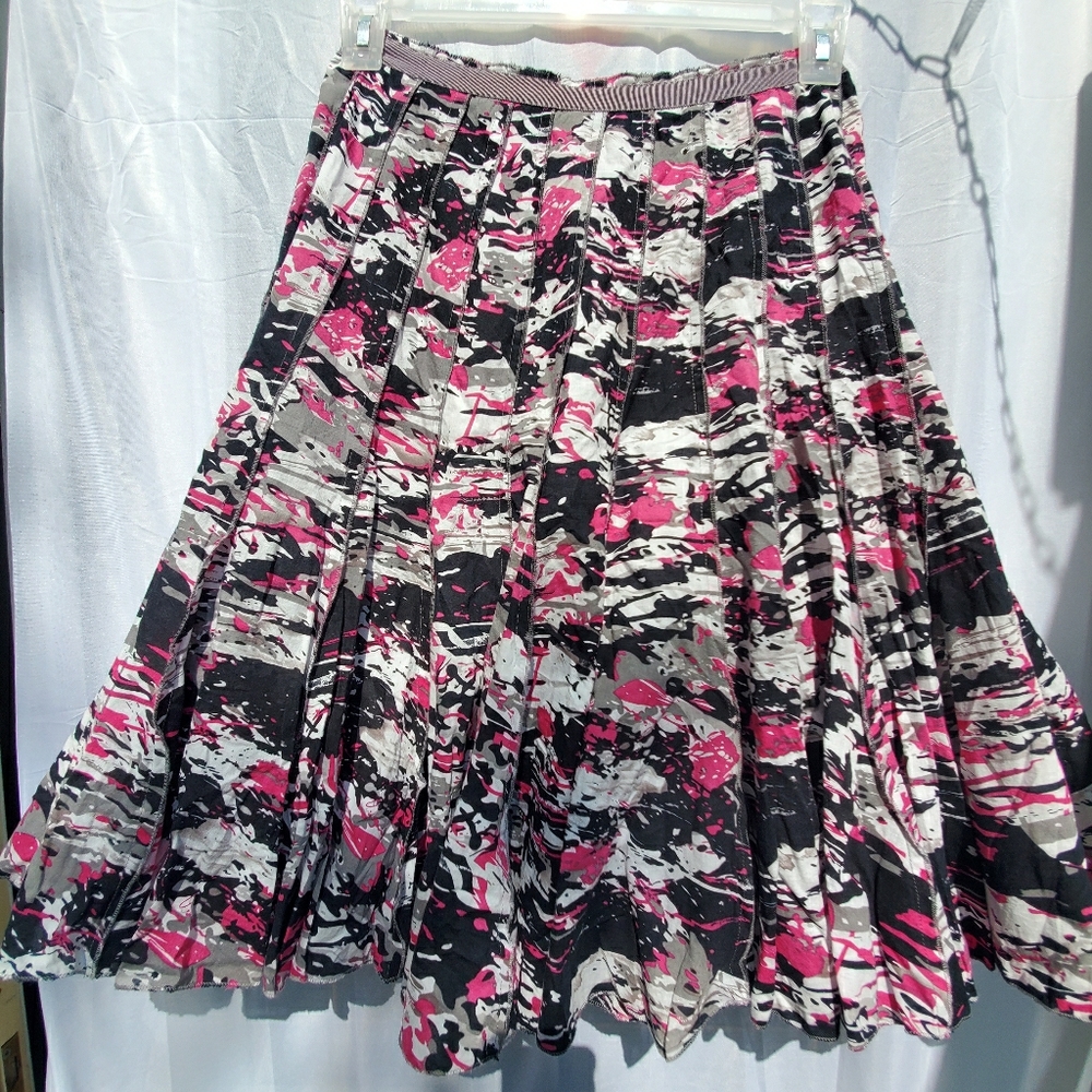 Fun, colorful skirt. Small